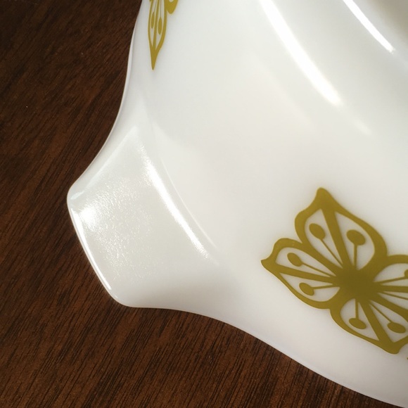 Vintage Pyrex 2.5 Qt. Casserole Dish - Picture 10 of 14